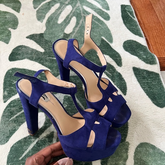 Jessica Simpson Blue Suede High Heels. - Picture 5 of 6